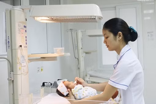 Cứu sống trẻ sơ sinh phình mạch não hiếm gặp ảnh 4