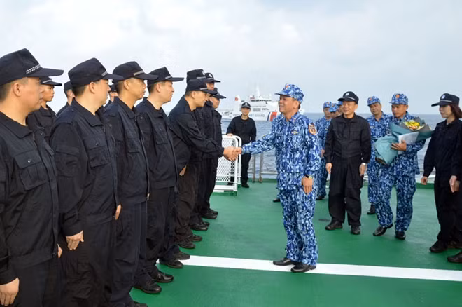Lực lượng Cảnh sát biển Trung Quốc đón đoàn Cảnh sát biển Việt Nam do Đại tá Trần Văn Thơ làm Trưởng đoàn sang hội đàm