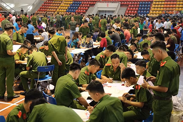 Đông đảo cán bộ, chiến sĩ Công an tỉnh Bắc Kạn đăng ký hiến máu