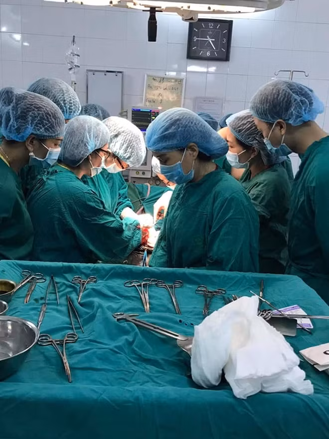 Kíp mổ đã cứu sống bệnh nhân