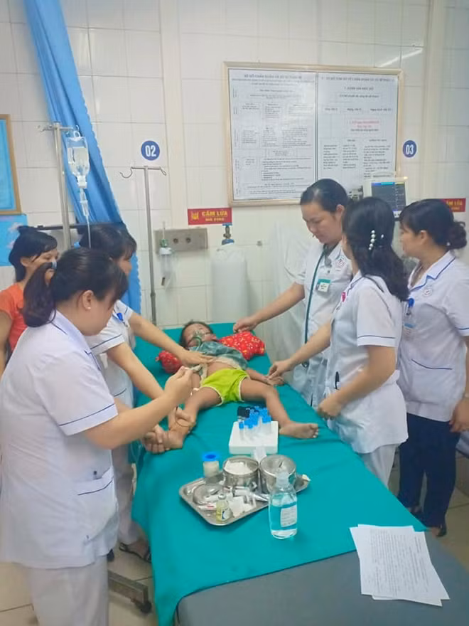 Xử trí cấp cứu phản vệ kịp thời, cháu bé đã qua cơn nguy hiểm