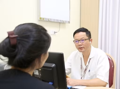 Khám miễn phí sỏi tiết niệu, u tuyến tiền liệt tại Bệnh viện Việt Đức