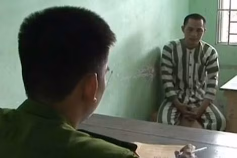 Đối tượng Nam tại cơ quan điều tra Công an quận 7.