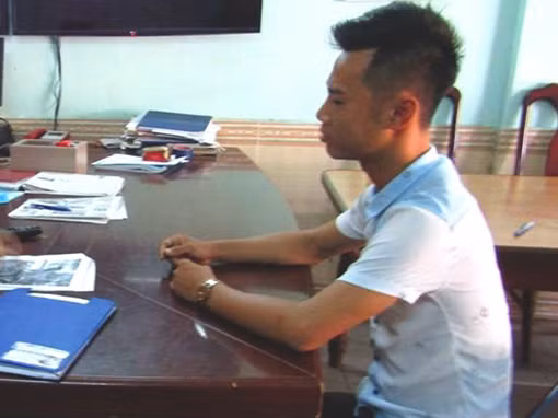 Du khách tố bị chặt chém 300.000 đồng công đánh một đôi giày ở Đà Nẵng