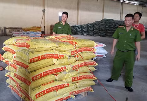 Năm 2015, lực lượng Cảnh sát môi trường phát hiện, xử lý nhiều cơ sở, doanh nghiệp vi phạm sử dụng chất cấm trong chăn nuôi.