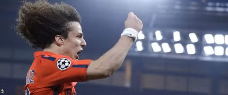 David Luiz người ghi bàn gỡ hòa cho PSG trong hiệp 2. (Ảnh BBC.com) David Luiz người ghi bàn gỡ hòa cho PSG trong hiệp 2. (Ảnh BBC.com)