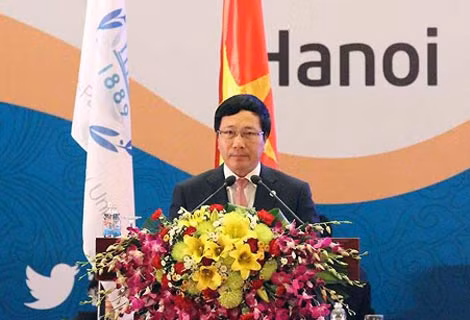 Phó Thủ tướng, Bộ trưởng Ngoại giao Phạm Bình Minh giới thiệu chính sách đối ngoại của Việt Nam tại IPU-132. (ảnh: Website chính phủ)