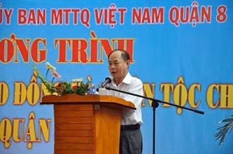 Đại tá Trần Kim Thẩm, Phó TBT báo CAND cũng đã thông tin cụ thể hơn với đồng bào Chăm về kỳ họp 11, Quốc hội thứ 13.