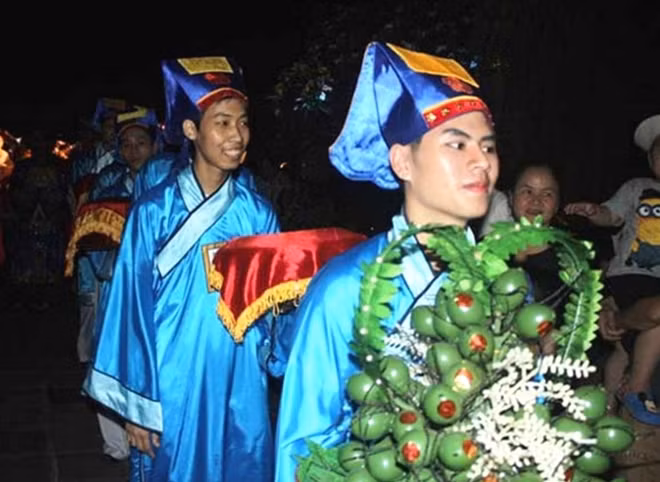 Nghi lễ tái hiện đám cưới công chúa triều Nguyễn.