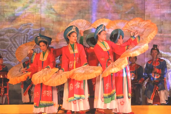 Ngoài Dạ yến tiệc và đám cưới công chúa triều Nguyễn, đêm Hoàng cung còn có nhiều hoạt động nghệ thuật cung đình khác.