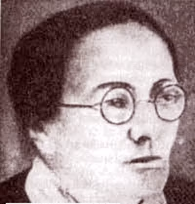 Bí thư khu ủy Crimea R.Zemlyachka.