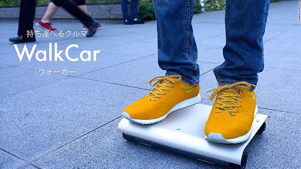 Với hình dáng như một chiếc laptop, bạn có thể điều khiển WalkCar bằng các chuyển động của thân trên. Nhà sản xuất Cocoa Motors đang hy vọng sẽ sớm tung sản phẩm này ra thị trường. Với hình dáng như một chiếc laptop, bạn có thể điều khiển WalkCar bằng các chuyển động của thân trên. Nhà sản xuất Cocoa Motors đang hy vọng sẽ sớm tung sản phẩm này ra thị trường.