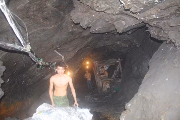 Một vàng tại huyện Phước Sơn với nhiều vấn đề về môi trường cần xử lý Một vàng tại huyện Phước Sơn với nhiều vấn đề về môi trường cần xử lý