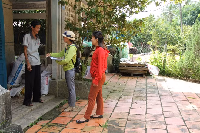 Tổng điều tra 2019 sử dụng 2 phương pháp thu thập thông tin gồm phỏng vấn trực tiếp (Điều tra viên đến từng hộ để hỏi người cung cấp thông tin và ghi đầy đủ các câu trả lời vào phiếu điều tra điện tử) và Hộ tự cung cấp thông tin trên trang thông tin điện tử của Tổng điều tra (hộ được cung cấp tài khoản và mật khẩu để tự đăng nhập và tự cung cấp thông tin vào phiếu điện tử của Tổng điều tra – phiếu trực tuyến.