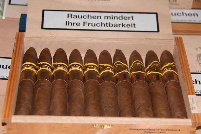 trong lô hàng có nhiều hộp xì gà mang thương hiệu nổi tiếng như Cohiba, Habanos, Magnum.