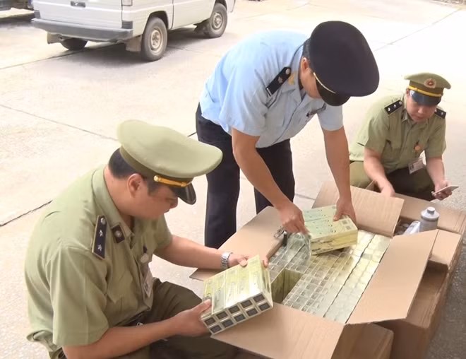 Tại thời điểm kiểm tra, chủ kho hàng là ông Vy Hoàng Thạch không xuất trình được bất cứ loại hóa đơn chứng từ chứng minh nguồn gốc nhập khẩu hợp pháp đối với số hàng hóa này,