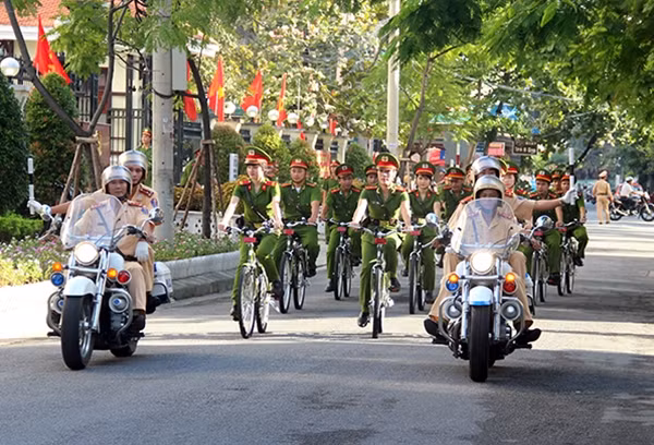 Mô hình Cảnh sát khu vực tuần tra bằng xe đạp của Công an tỉnh Thừa Thiên - Huế đã đem lại sự gần gũi với nhân dân.