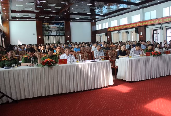 Hơn 350 doanh nghiệp, hộ kinh doanh trên địa bàn tỉnh Thừa Thiên Huế tham gia buổi đối thoại.