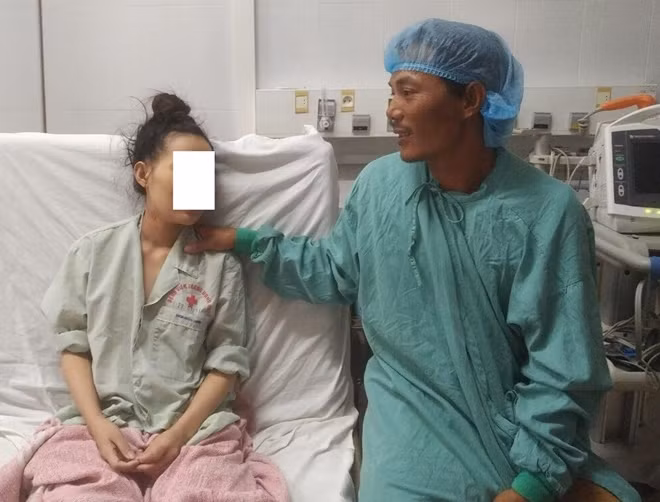 Bệnh nhân H. đang hồi phục sức khỏe sau khi được các bác sĩ Bệnh viện Trung ương Huế tích cực điều trị.