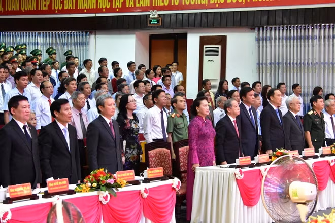 Các đại biểu tham dự lễ kỷ niệm.
