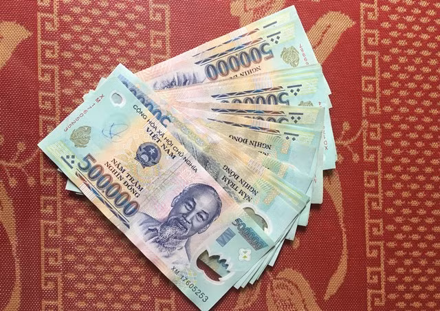 Số tiền có mệnh giá 500.000 đồng được anh Huy nhặt tại cây ATM. Số tiền có mệnh giá 500.000 đồng được anh Huy nhặt tại cây ATM.