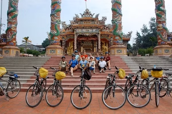 Thừa Thiên Huế là địa phương đầu tiên của Việt Nam triển khai dự án xe đạp thông minh phục vụ du lịch với khoảng 2.000 xe đạp.