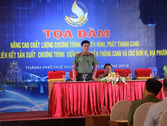 Đại tá Nguyễn Quang Vinh, Phó Cục trưởng Cục Truyền thông CAND, Phó Trưởng ban Thường trực BTC Liên hoan phát biểu.