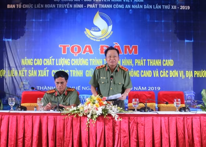 Trung tướng Mai Văn Hà, Cục trưởng Cục truyền thông CAND, Trưởng BTC Liên hoan Truyền hình, Phát thanh CAND lần thứ XII-2019 phát biểu tại buổi Tọa đàm.