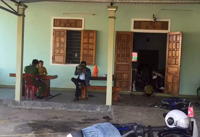 Nhà anh Phạm Văn Tư, nơi xảy ra vụ việc nhóm côn đồ dùng hung khí chém người.