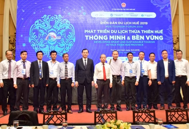 Các đại biểu tham dự diễn đàn Du lịch Huế năm 2019.
