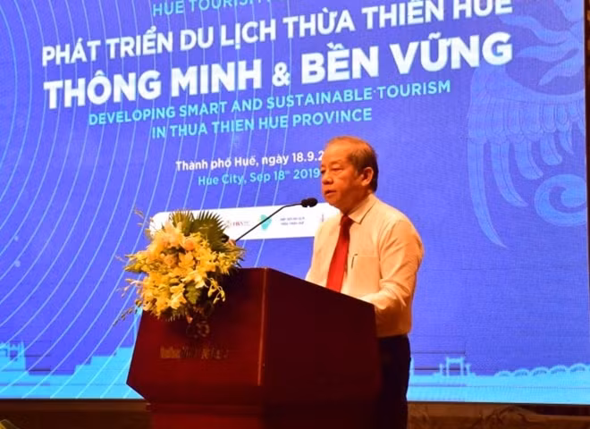 Ông Phan Ngọc Thọ, Chủ tịch UBND tỉnh Thừa Thiên Huế phát biểu tại diễn đàn.