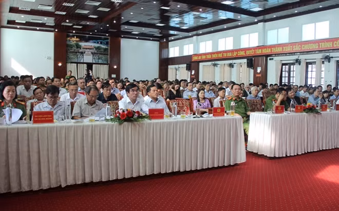 Các đại biểu tham dự hội nghị.