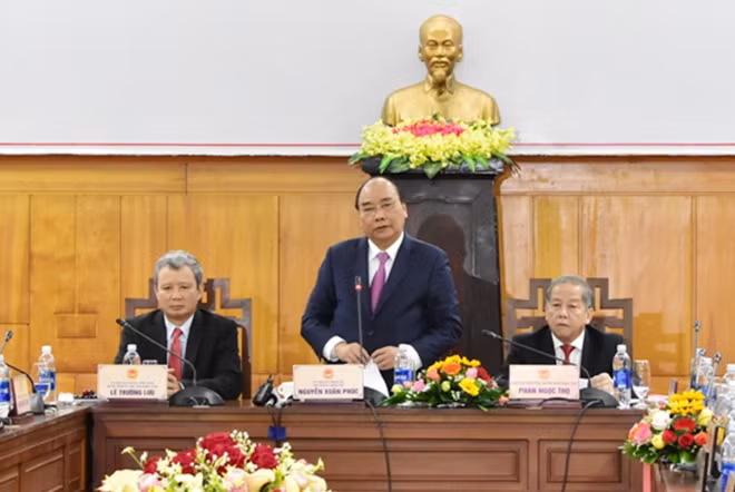 Thủ tướng Chính phủ Nguyễn Xuân Phúc làm việc với cán bộ chủ chốt tỉnh Thừa Thiên- Huế vào chiều 6-1.
