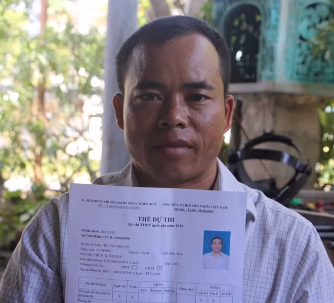 Kiểm lâm Hồ Văn Nhuận dự thi THPT quốc gia 2019 tại điểm trường THCS và Dân tộc nội trú A Lưới.