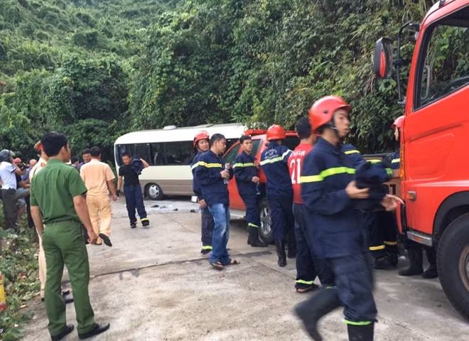 Có nhiều sinh viên quốc tịch Singapore đi trên xe khách bị thương.