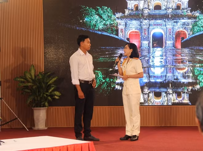 Các thí sinh - những người dẫn chương trình truyền hình CAND đã để lại ấn tượng tốt đẹp sau mỗi phần thi.