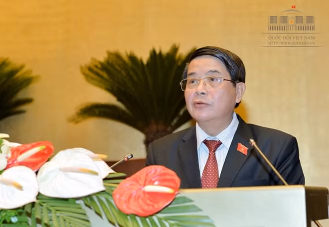 Chủ nhiệm Ủy ban Tài chính - Ngân sách Nguyễn Đức Hải trình bày báo cáo thẩm tra quyết toán ngân sách trước Quốc hội