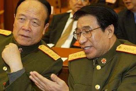 Quách Bá Hùng và Từ Tài Hậu (phải).