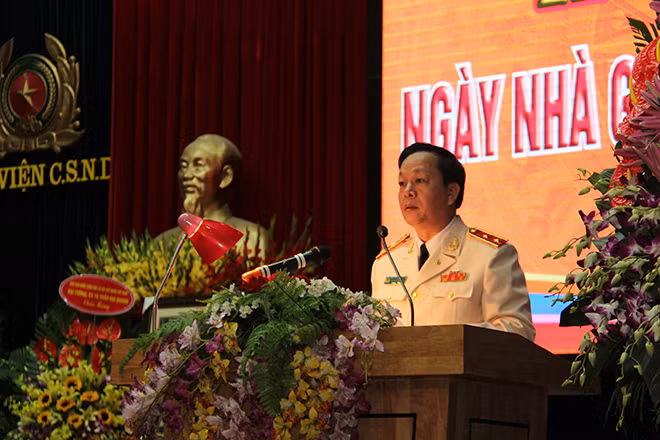 Trung tướng, GS,TS. Nguyễn Xuân Yêm - Giám đốc Học viện CSND đáp từ ý kiến chỉ đạo của Phó Thủ tướng chính phủ Trung tướng, GS,TS. Nguyễn Xuân Yêm - Giám đốc Học viện CSND đáp từ ý kiến chỉ đạo của Phó Thủ tướng chính phủ