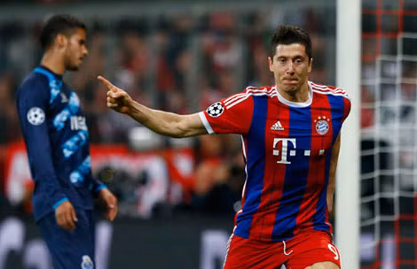 Robert Lewandowski ghi 2 bàn trong trận đấu này. Ảnh: Reuters.