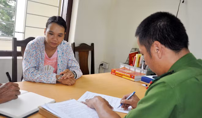 Then khi bị đưa về cơ quan Công an.