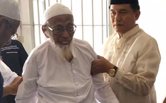 Abu Bakar Bashir lúc được tha khỏi nhà tù Tulunggagung hôm 10-2-2019.