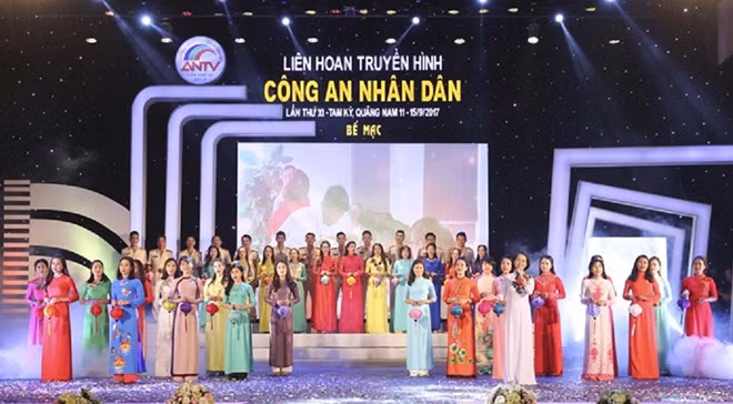 Liên hoan Truyền hình, Phát thanh CAND là dịp để cán bộ, chiến sĩ, người làm truyền hình, phát thanh trong lực lượng CAND trao đổi, nâng cao kiến thức nghề nghiệp. Liên hoan Truyền hình, Phát thanh CAND là dịp để cán bộ, chiến sĩ, người làm truyền hình, phát thanh trong lực lượng CAND trao đổi, nâng cao kiến thức nghề nghiệp.
