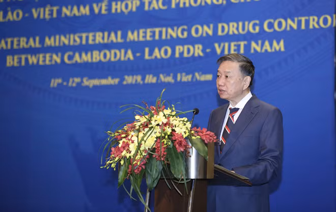 Bộ trưởng Bộ Công an Tô Lâm phát biểu khai mạc Hội nghị ba bên/song phương cấp Bộ trưởng Campuchia - Lào - Việt Nam về hợp tác phòng, chống ma túy lần thứ 18, sáng 11-9. Đây là hội nghị thường niên nhưng được tổ chức liền kề với Hội nghị cấp Bộ trưởng về nâng cao hiệu quả hợp tác đấu tranh phòng, chống tội phạm ma túy xuyên quốc gia theo sáng kiến của Việt Nam.