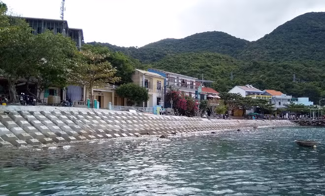 Một góc xã đảo Tân Hiệp với diện mạo mới khang trang. Một góc xã đảo Tân Hiệp với diện mạo mới khang trang.