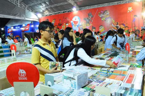 Những ngày hội sách thu hút không ít độc giả trẻ. Những ngày hội sách thu hút không ít độc giả trẻ.