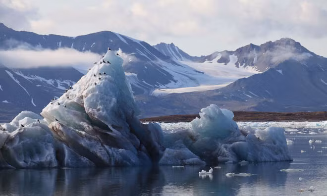 Băng tan nhanh ở vùng Svalbard, Na Uy.