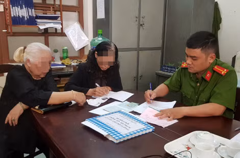 Các bị hại trong vụ đối tượng gọi điện thoại giả danh cơ quan công an lừa đảo đến trình báo.