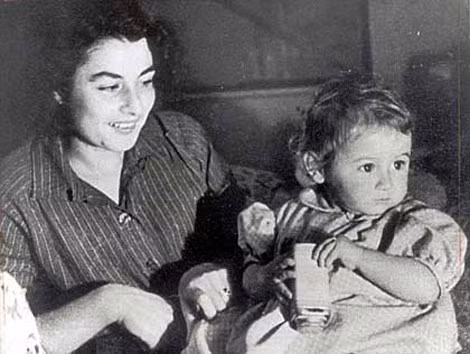 Violette Szabo và con gái Tania 2 tuổi.