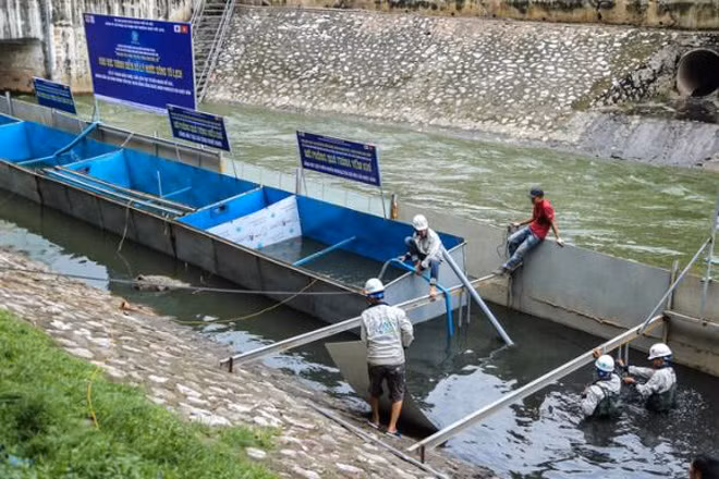 Xử lý tại chỗ chỉ là “chữa cháy”, không giải quyết được tận gốc vấn đề ô nhiễm sông Tô Lịch.